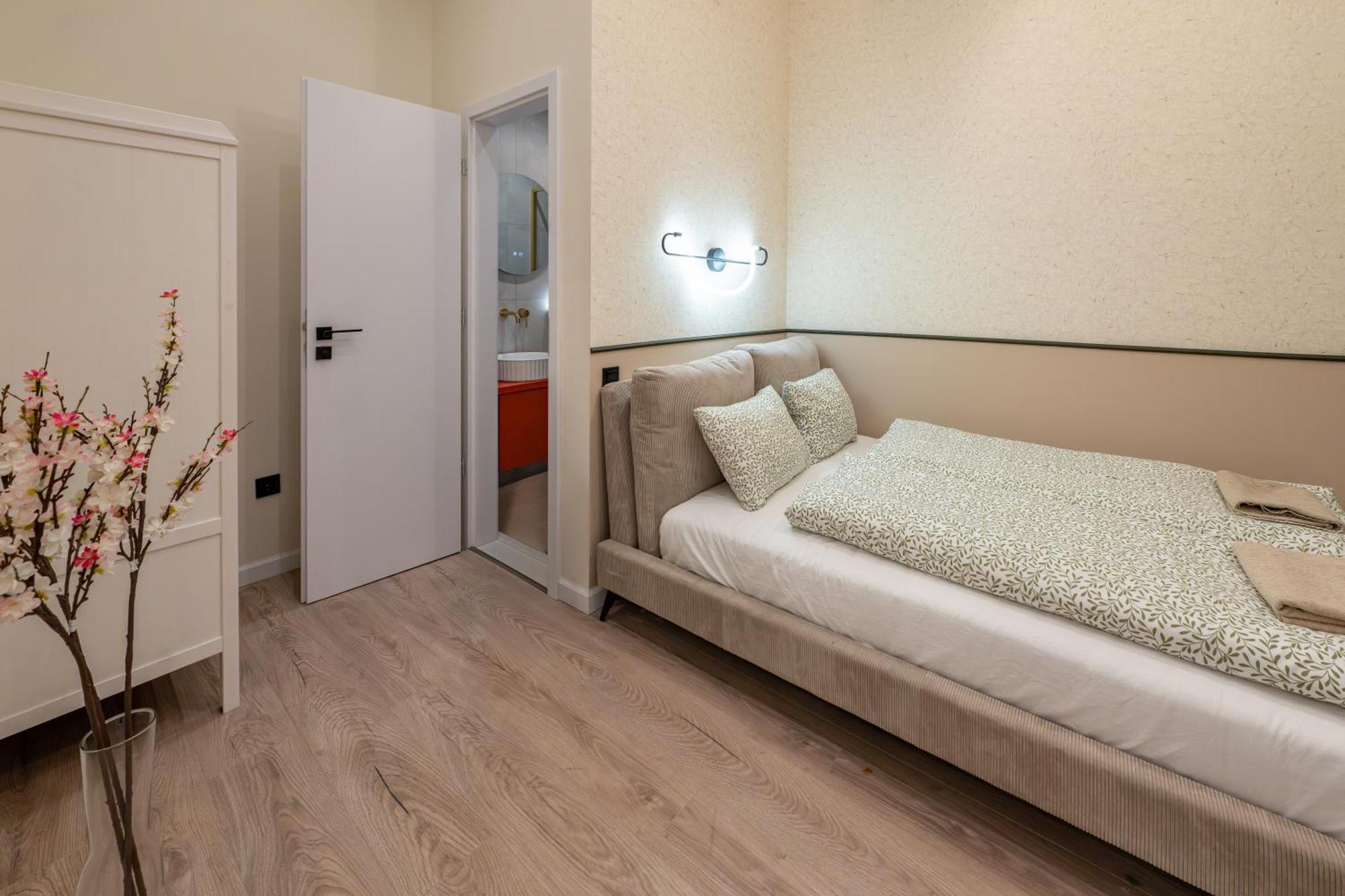 Akacfa-a111 Stylish 1 Bedroom Apartment *
